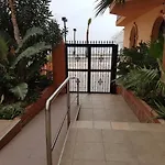 Ref 302 Front In Popular Riverina *