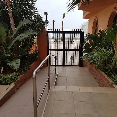 Ref 302 Front In Popular Riverina Apartment