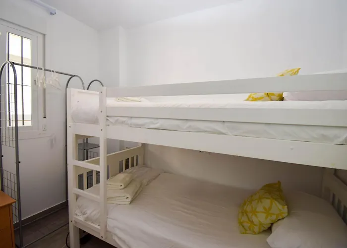 Ref 302 Front In Popular Riverina *