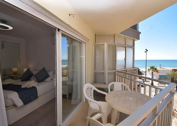 Ref 302 Front In Popular Riverina *