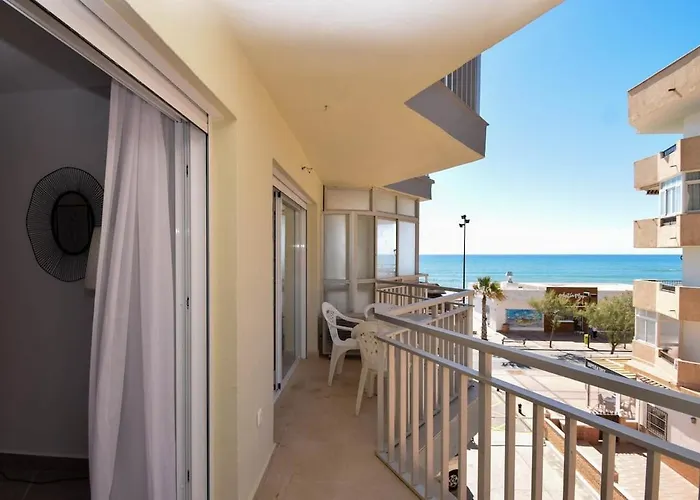 Ref 302 Front In Popular Riverina *