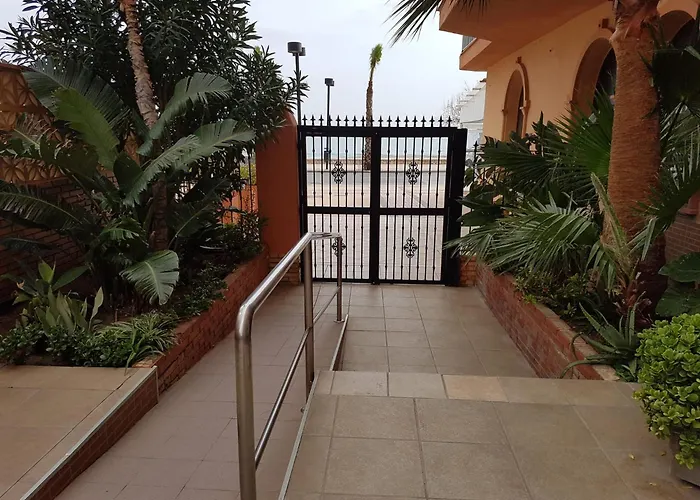 Ref 302 Front In Popular Riverina Appartement