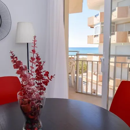 Ref 302 Front In Popular Riverina Apartment