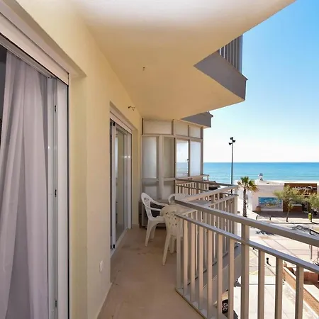 Ref 302 Front In Popular Riverina *