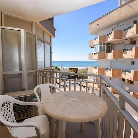 Ref 302 Front In Popular Riverina Fuengirola