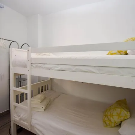 Ref 302 Front In Popular Riverina *